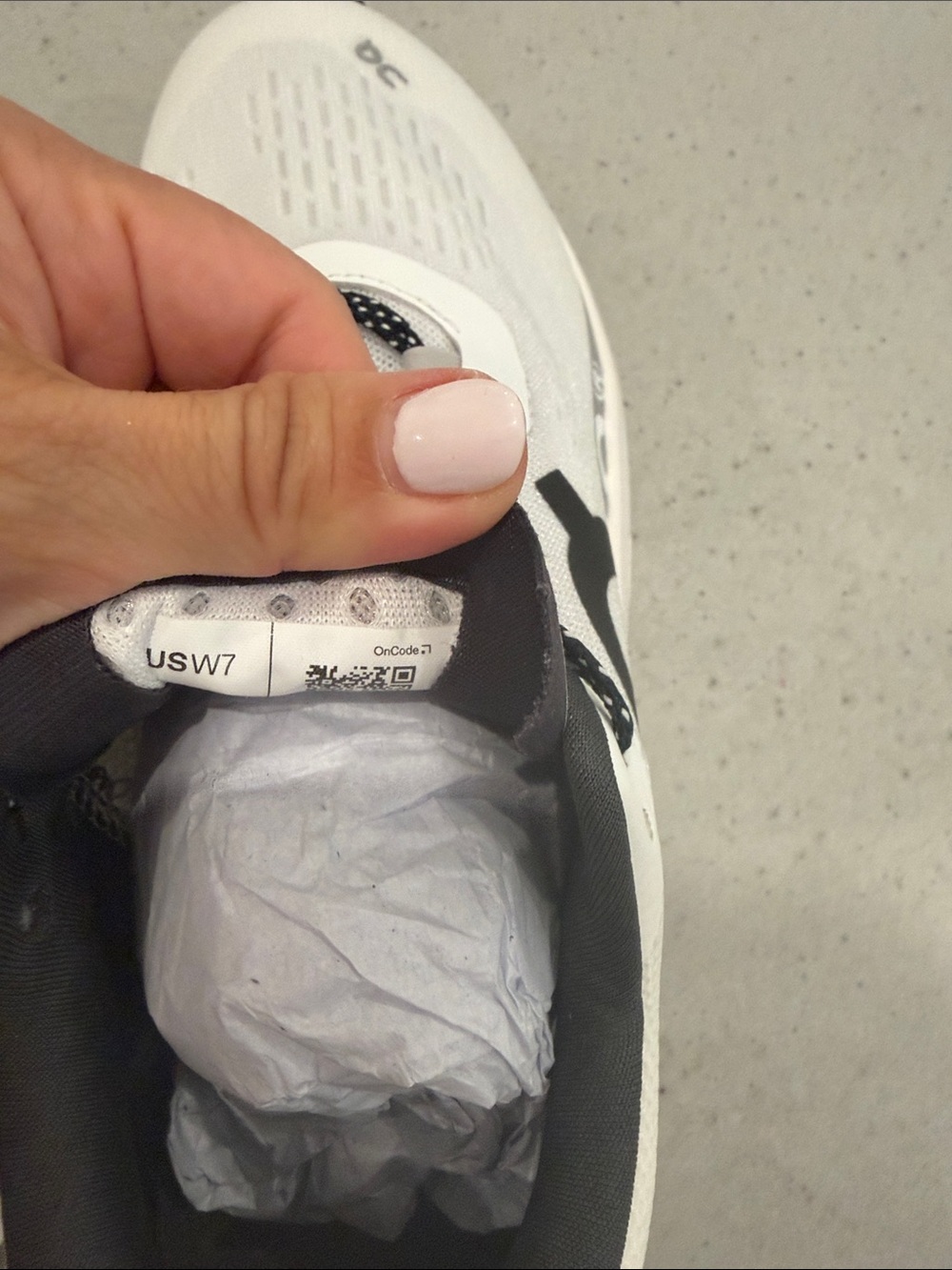 On Running White and Black Cloud-Inspired Sneakers - Picture 7 of 8